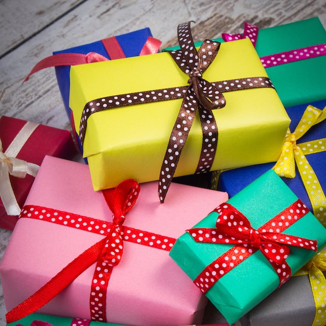 How to Host a Giveaway on Your Blog–Legally